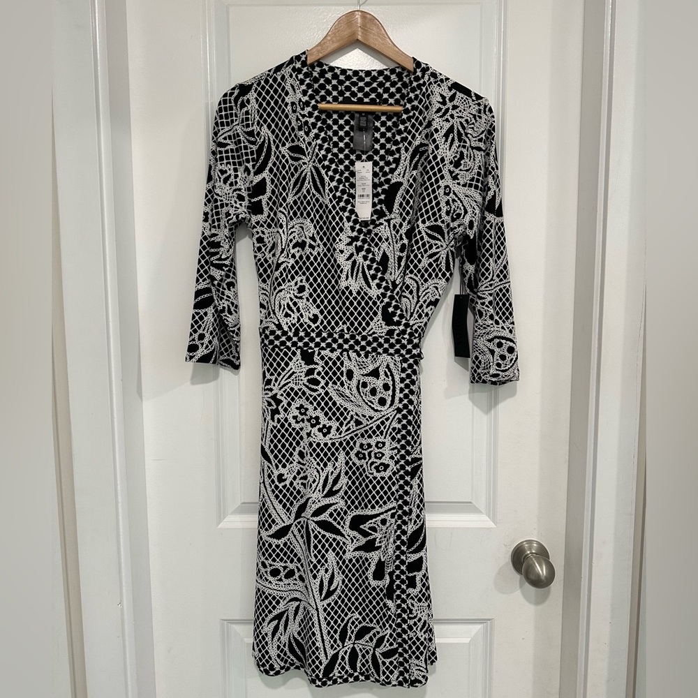 White House Black Market NWT Reversible Black and White  Print Dress Size 12
